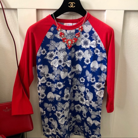 LuLaRoe Tops - NWT - LuLaRoe Randy Tee - Size XS